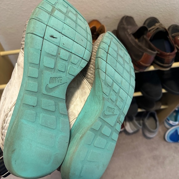 Old shoes make offer - Picture 5 of 14